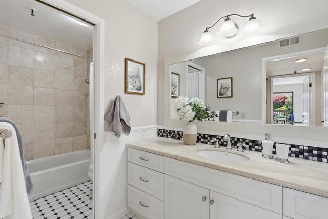 49 Showers Drive E245, Mountain View, CA 94040