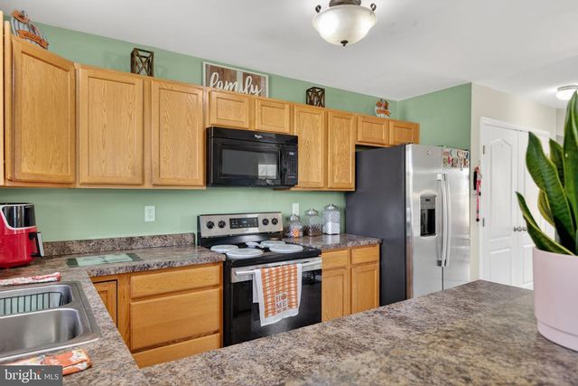 9 SALVATORE CT, Lancaster, PA 17603