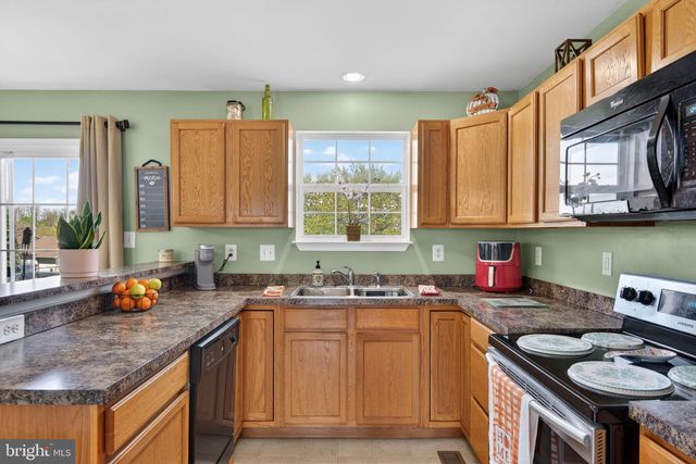 9 SALVATORE CT, Lancaster, PA 17603