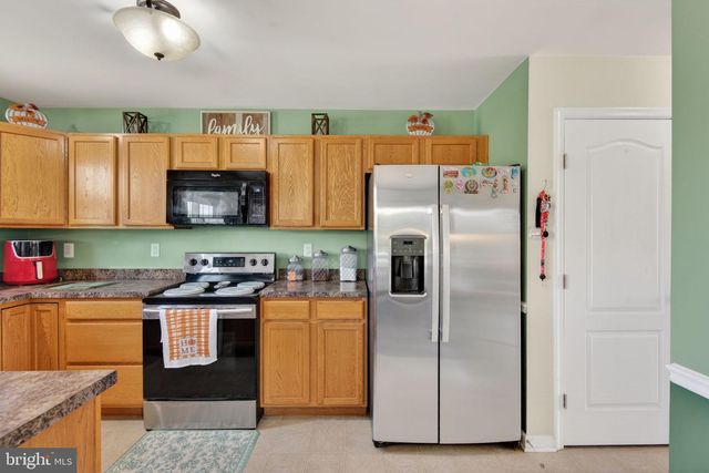 9 SALVATORE CT, Lancaster, PA 17603