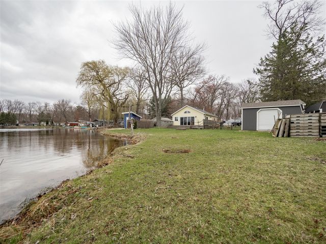 3053 E Baseline Road, Gobles, MI 49055