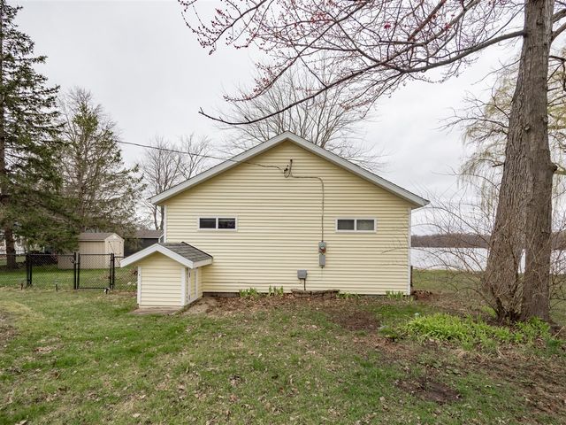 3053 E Baseline Road, Gobles, MI 49055