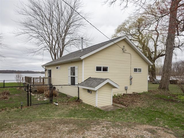 3053 E Baseline Road, Gobles, MI 49055