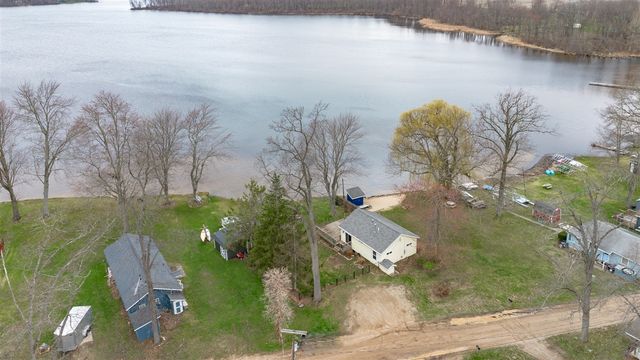 3053 E Baseline Road, Gobles, MI 49055