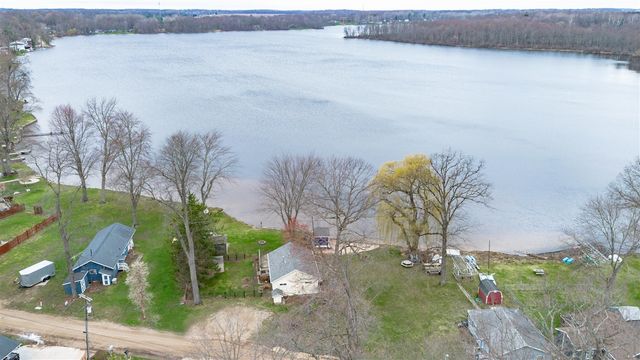 3053 E Baseline Road, Gobles, MI 49055