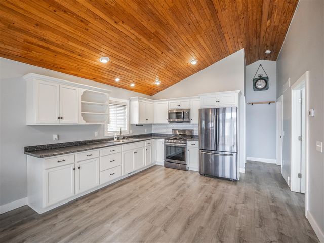 3053 E Baseline Road, Gobles, MI 49055