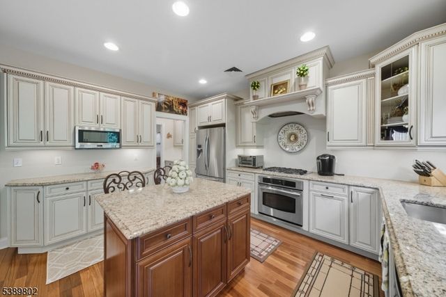 89 Schindler Ct, Parsippany-troy Hills Twp., NJ 07054