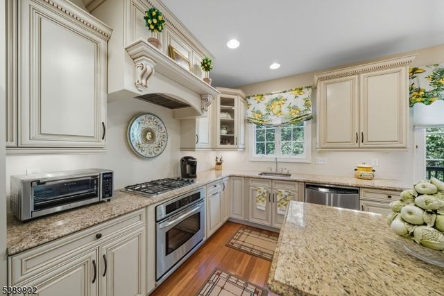 89 Schindler Ct, Parsippany-troy Hills Twp., NJ 07054