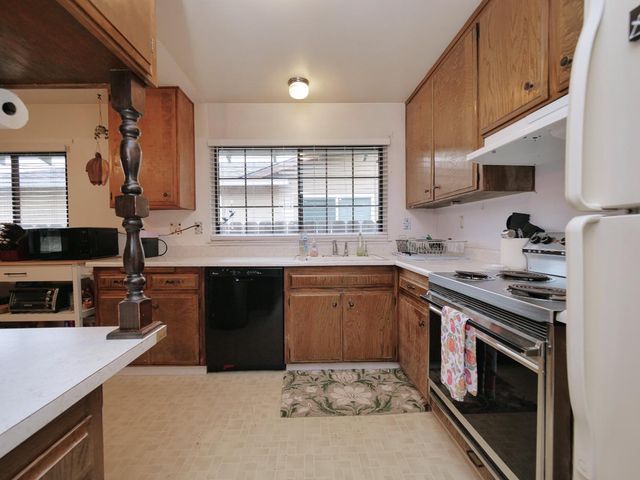 1037 Tenaya Ct, Manteca, CA 95337