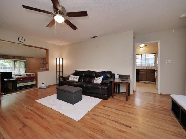 1037 Tenaya Ct, Manteca, CA 95337