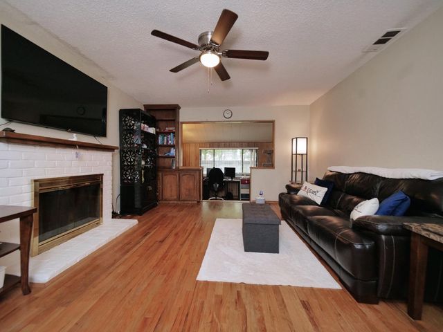 1037 Tenaya Ct, Manteca, CA 95337