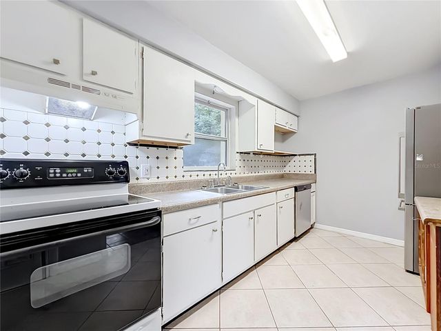 10 S WADSWORTH AVENUE, Beverly Hills, FL 34465