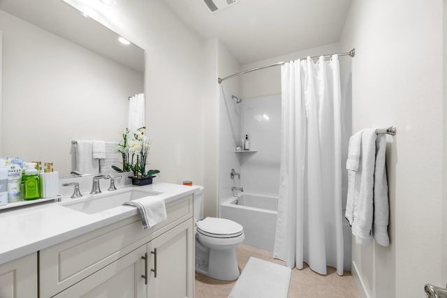 1151 Garcia Glen, Hollister, CA 95023