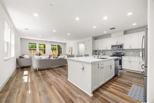 1151 Garcia Glen, Hollister, CA 95023