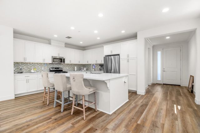 1151 Garcia Glen, Hollister, CA 95023