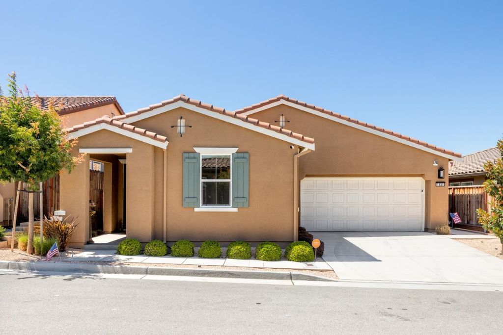 1151 Garcia Glen, Hollister, CA 95023