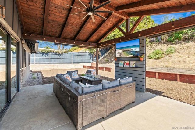 168 Carey Rd, Oceanside, CA 92054