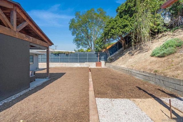 168 Carey Rd, Oceanside, CA 92054