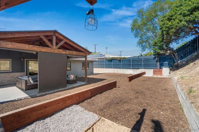 168 Carey Rd, Oceanside, CA 92054