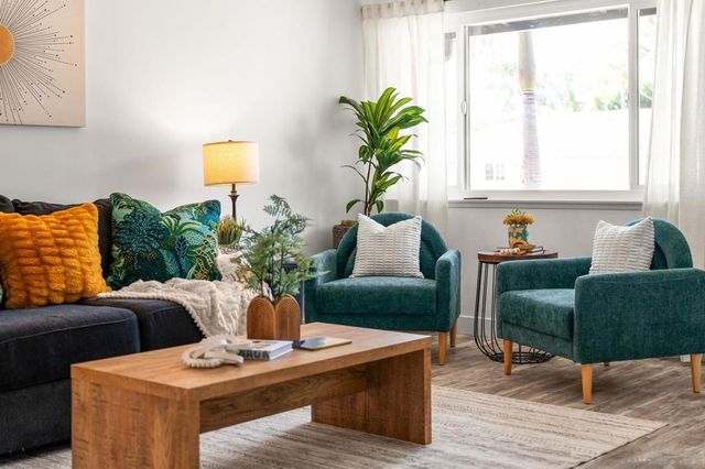 168 Carey Rd, Oceanside, CA 92054