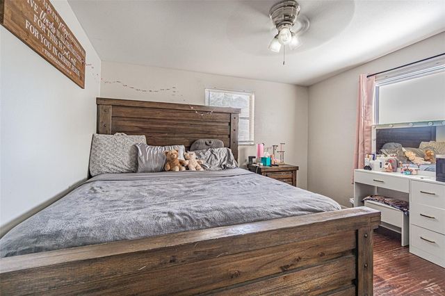 5511 10TH STREET, Zephyrhills, FL 33542