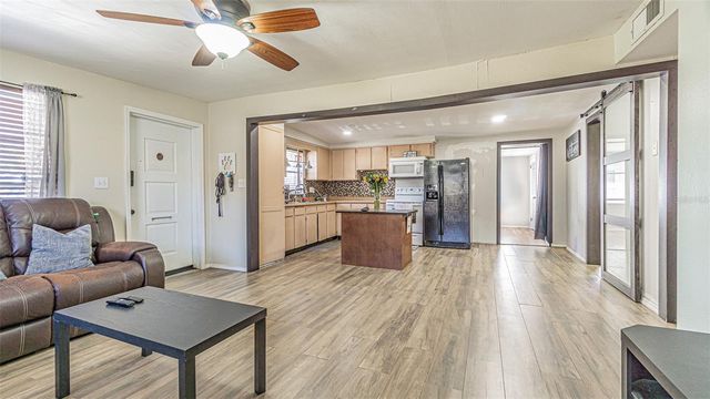 5511 10TH STREET, Zephyrhills, FL 33542