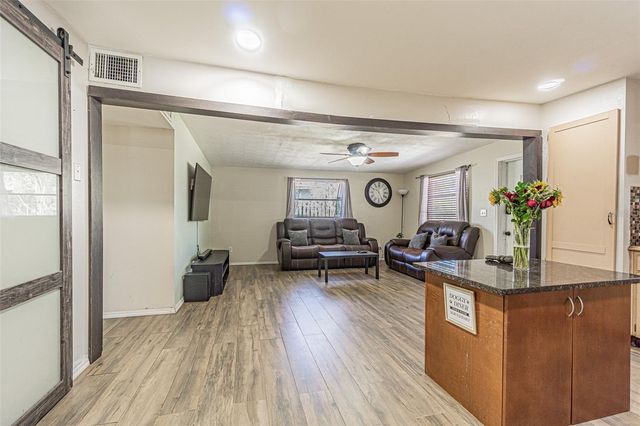 5511 10TH STREET, Zephyrhills, FL 33542