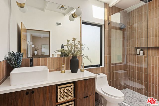 1107 Le Gray Avenue, Los Angeles, CA 90042