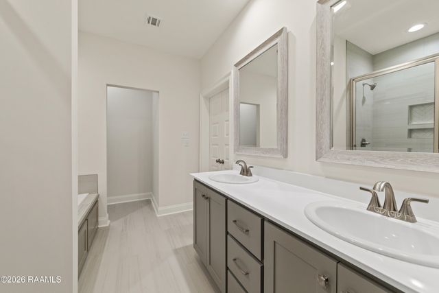 300 Long Creek Lane, Scott, LA 70583