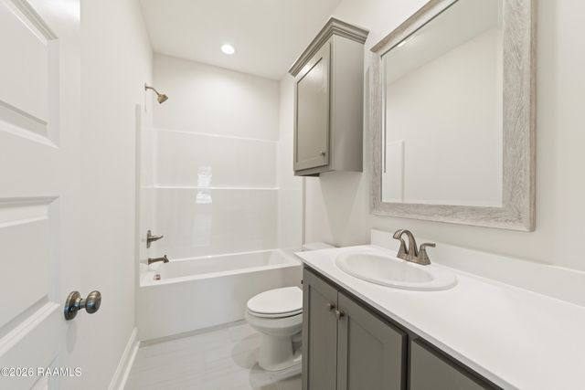 300 Long Creek Lane, Scott, LA 70583