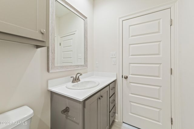 300 Long Creek Lane, Scott, LA 70583