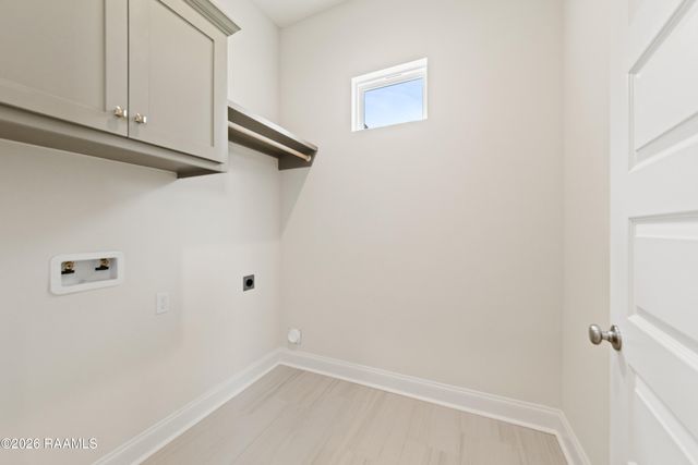 300 Long Creek Lane, Scott, LA 70583