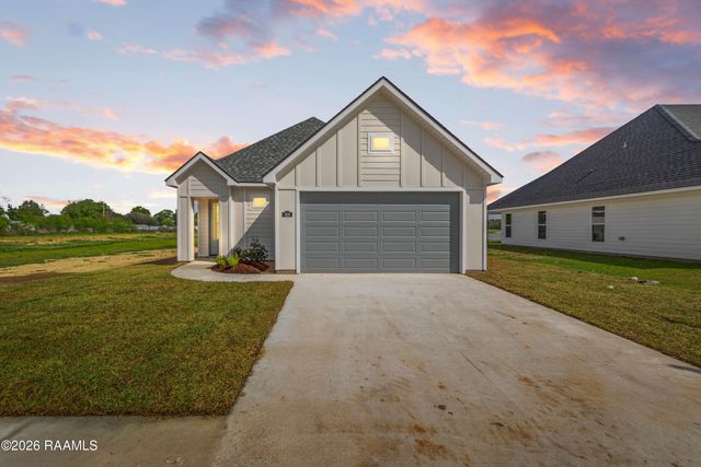 300 Long Creek Lane, Scott, LA 70583