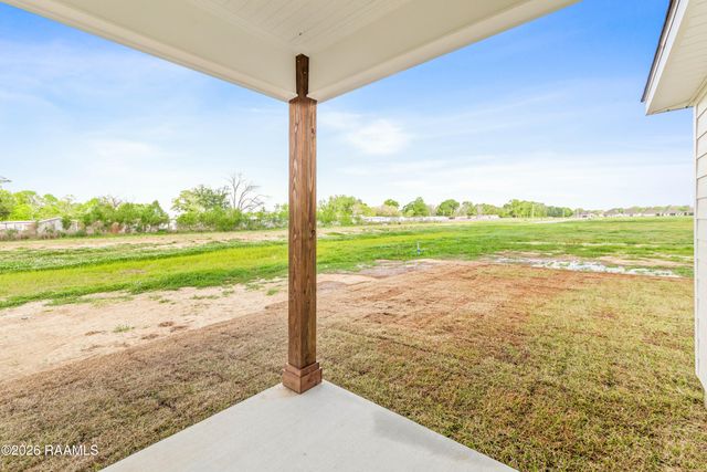 300 Long Creek Lane, Scott, LA 70583