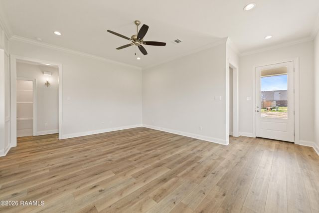 300 Long Creek Lane, Scott, LA 70583