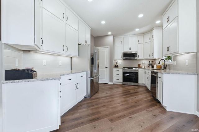 908 Midnight Chase Grove, Fort Wayne, IN 46845