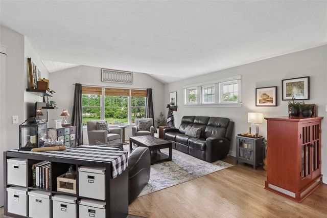 5401 Alburnett Road, Marion, IA 52302