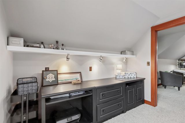 5401 Alburnett Road, Marion, IA 52302
