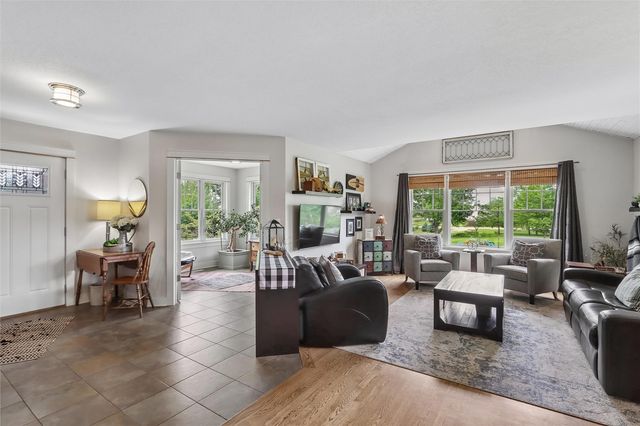 5401 Alburnett Road, Marion, IA 52302