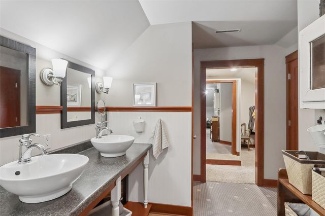 5401 Alburnett Road, Marion, IA 52302