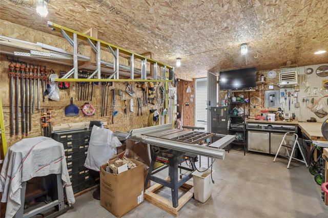 5401 Alburnett Road, Marion, IA 52302