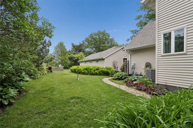 5401 Alburnett Road, Marion, IA 52302