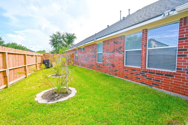 7011 Bedias Creek Court, Richmond, TX 77407