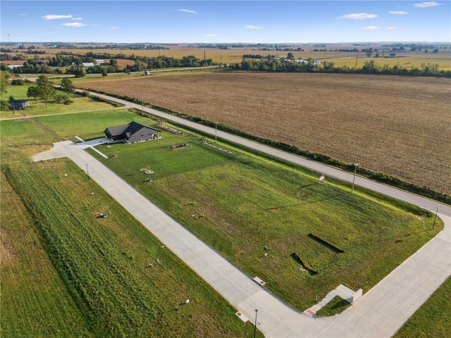 3320 Towne Court, Robins, IA 52328