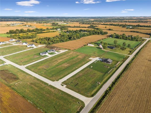 3320 Towne Court, Robins, IA 52328