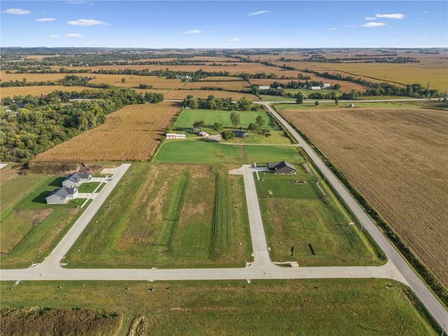 3320 Towne Court, Robins, IA 52328