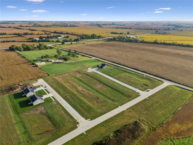 3320 Towne Court, Robins, IA 52328