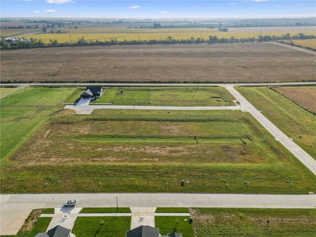 3320 Towne Court, Robins, IA 52328