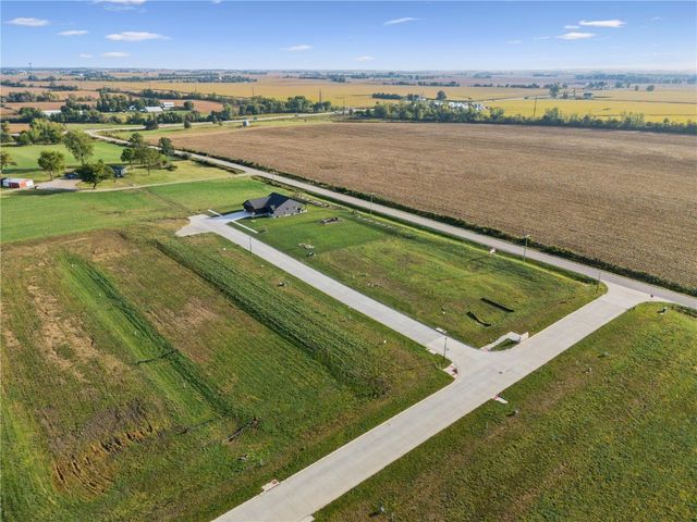 3320 Towne Court, Robins, IA 52328