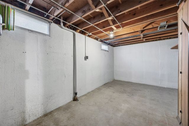 623 27th Street NW, Cedar Rapids, IA 52405